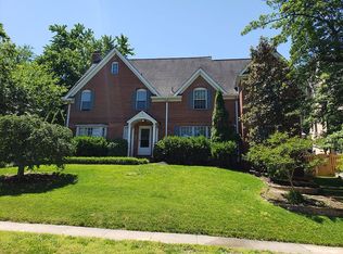 3150 17th St N, Arlington, VA 22201