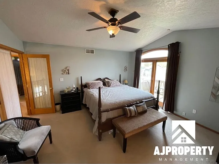3105 S Dawley Cir #CIRCLE1 — Photo 24