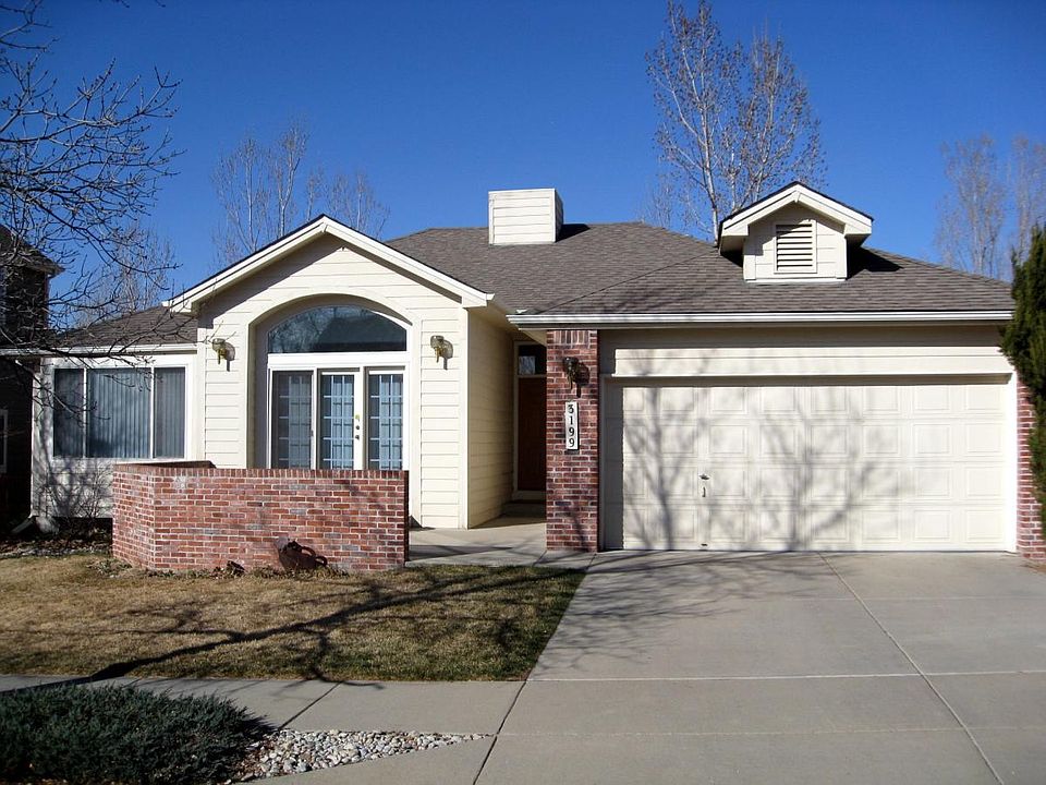 Front of House w/Courtyard Entry to Office
