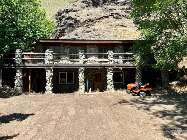 543 N Main St, Riggins, ID 83549