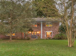 56 Coachlight Dr, Little Rock, AR 72227