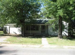 311 W Wade Ave, Mountain Home, AR 72653