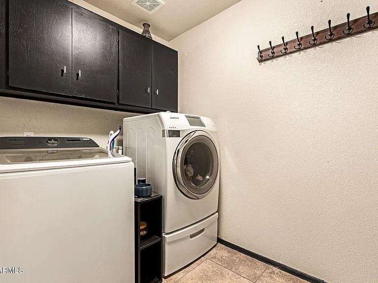 3032 W Red Fox Rd — Photo 23