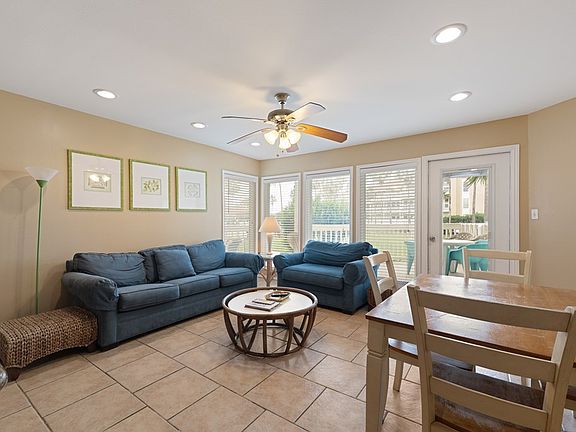 2nd image of 200 Padre Blvd #1112