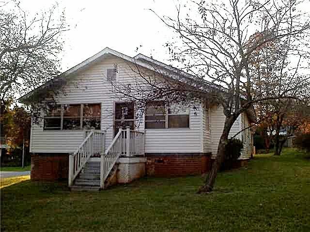 2nd image of 118 Neal St