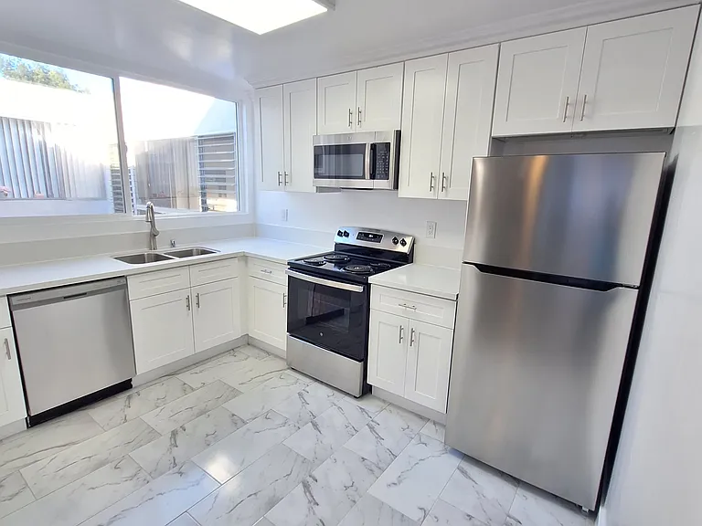 13907 Oxnard — Photo 7