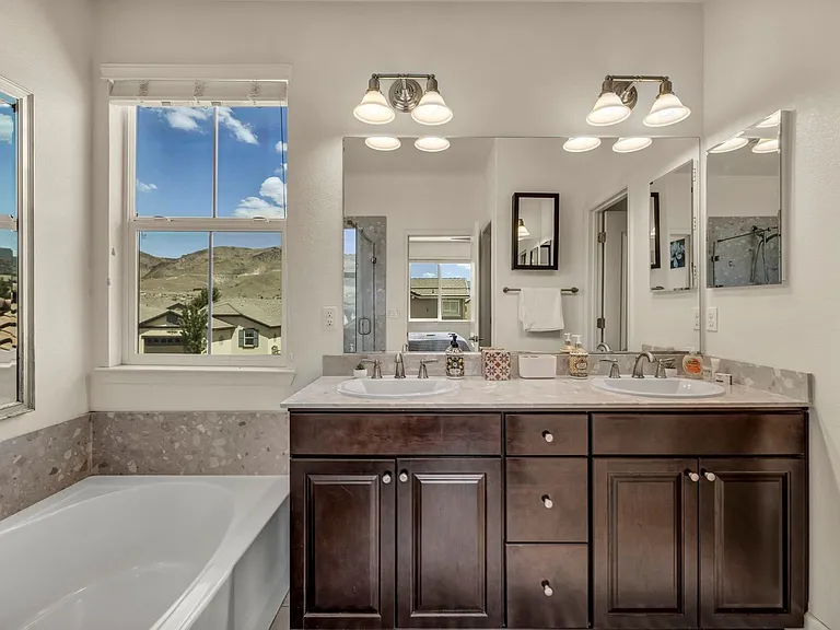 10677 Foxberry Park Dr — Photo 38