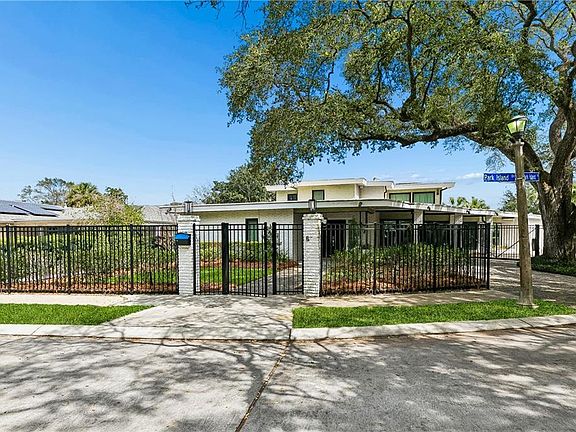 2nd image of 17 Park Island Dr