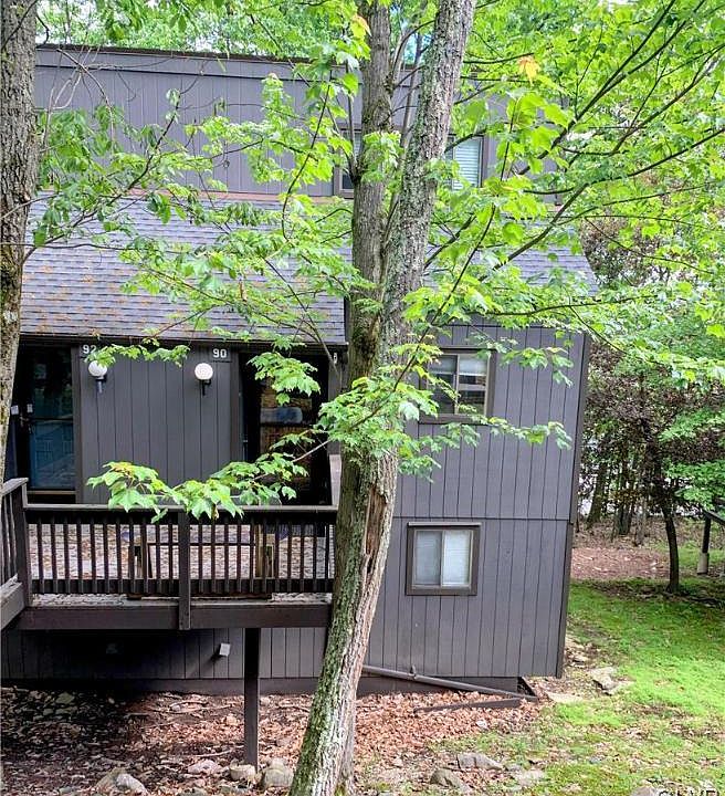 2nd image of 90 Cross Country Ln