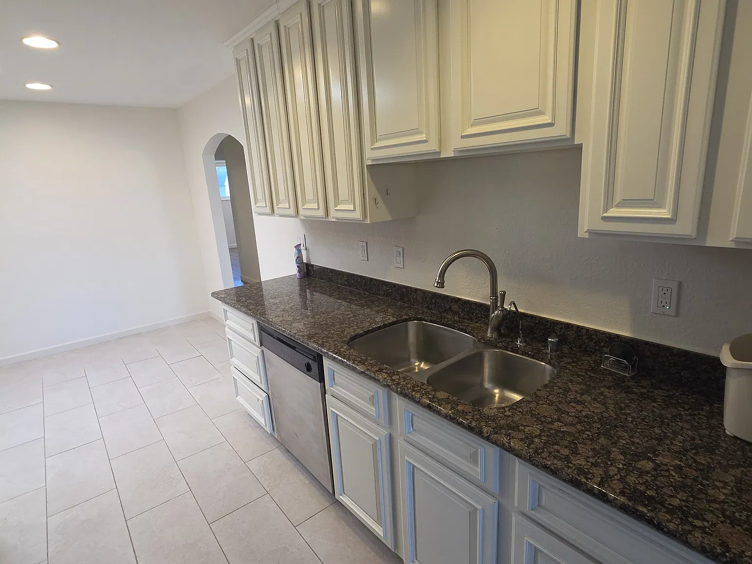 4 bed, 1535 sqft, $4,100 — Photo 4