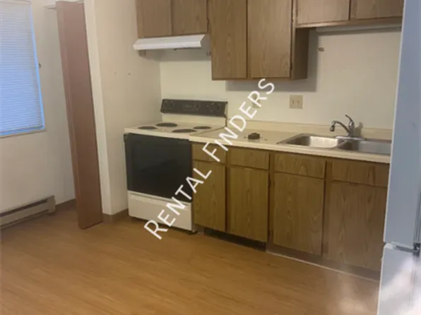 1119 12th St APT 5, Baraboo, WI 53913