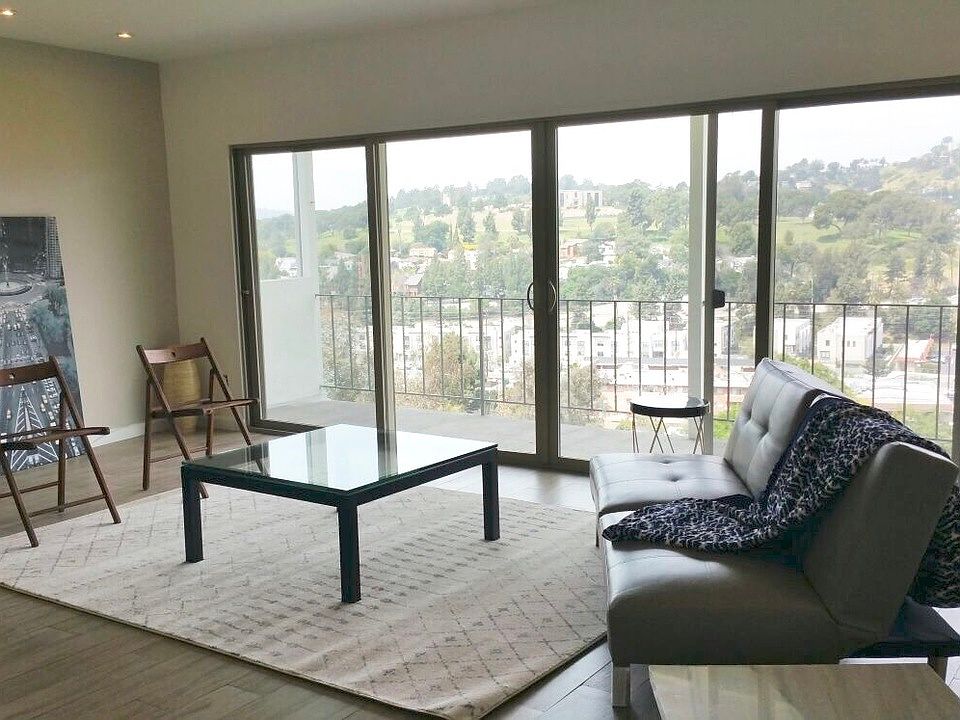 1st image of 3911 Verdugo View Dr