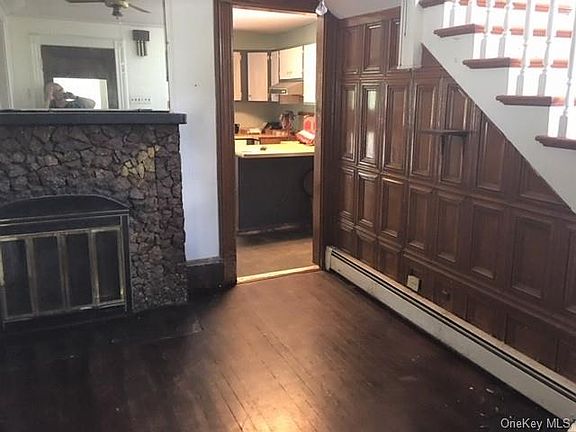 3rd image of 46 Lincoln Pl