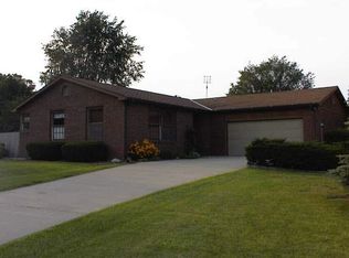 102 Ironwood Dr, Kendallville, IN