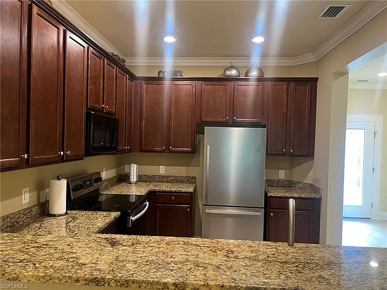 10300 Via Colomba Cir — Photo 6
