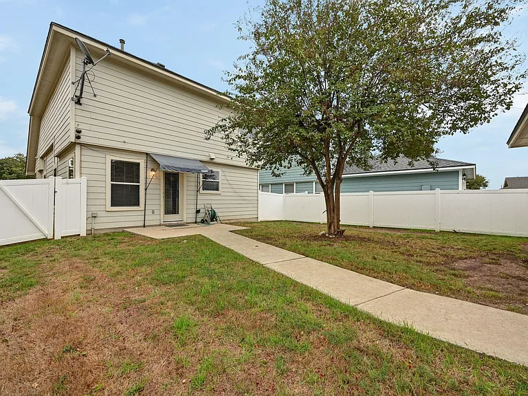 1503 Davis Mountain Loop — Photo 23