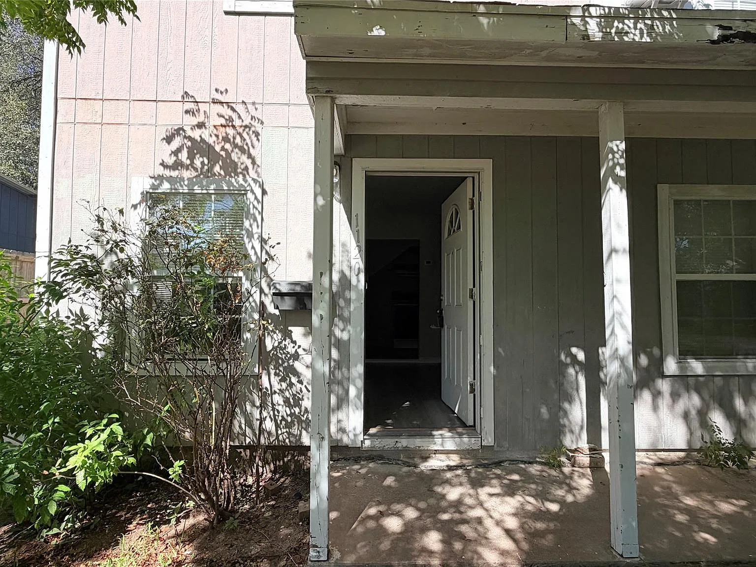 2 bed, 1.0 bath, 886 sqft, $1,050 — Photo 4