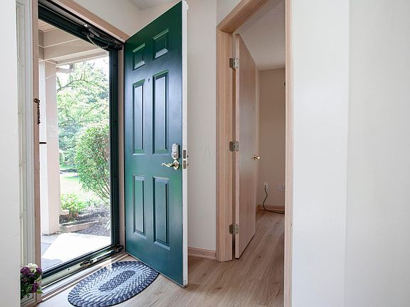 5th image of 3885 Oakbrook Ln