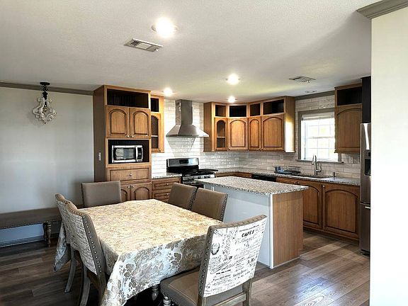 4th image of 326 Oak Harbor Dr