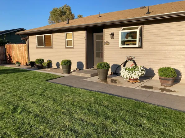 1456 SW 17th St, Redmond, OR 97756