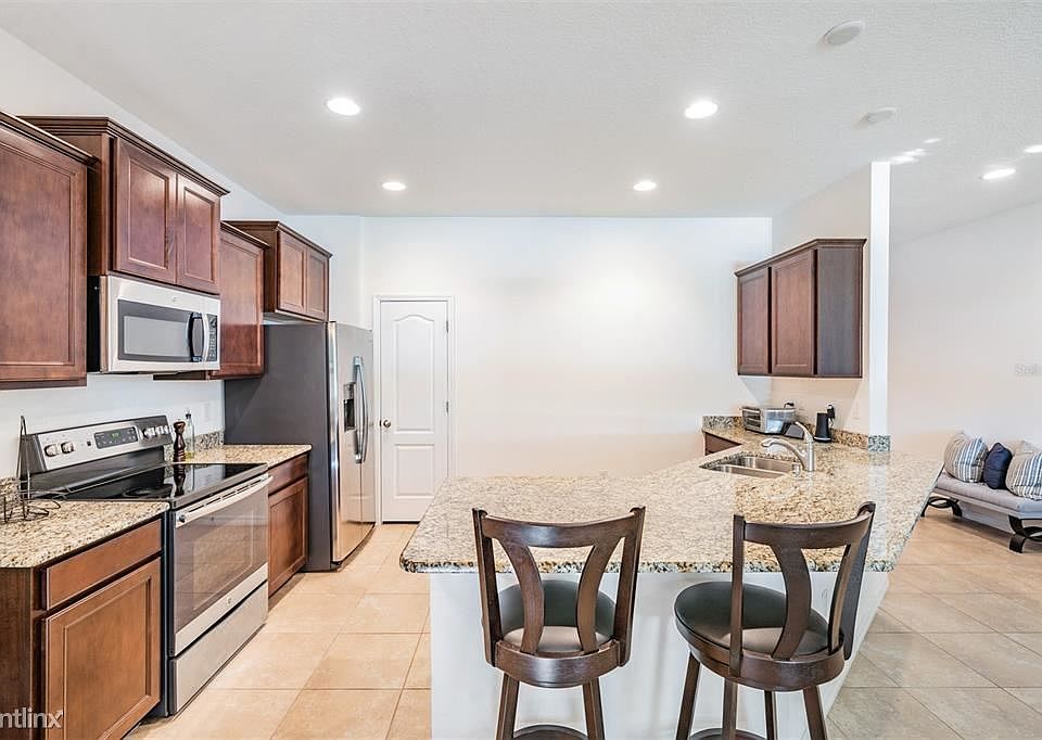 1st image of 3836R Silverlake Way