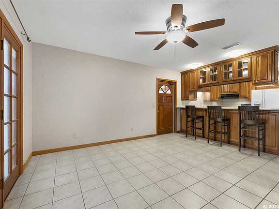5th image of 2221 NW 21st St