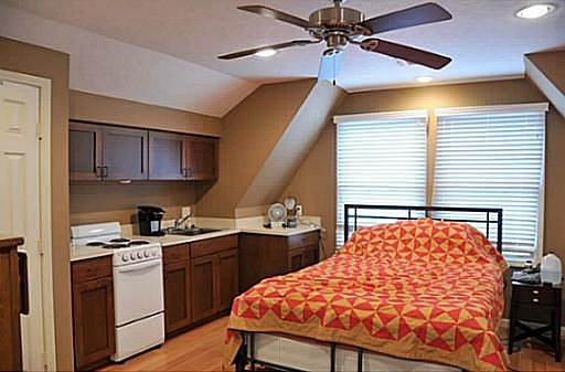1st image of 304 Dexter Dr