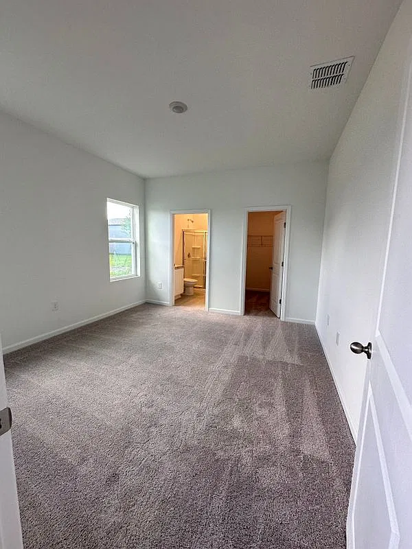3 bed, 2.0 bath, 1401 sqft, $2,000 — Photo 4