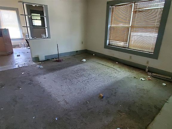 2nd image of 7335 Phillips St