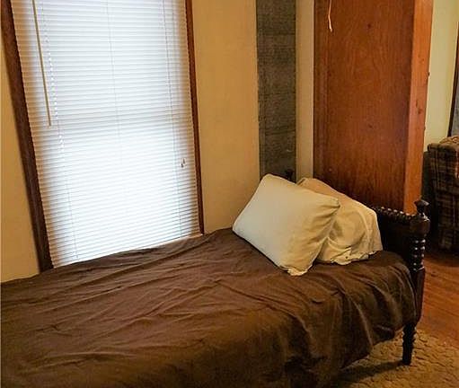 4th image of 309 E Glen Ave