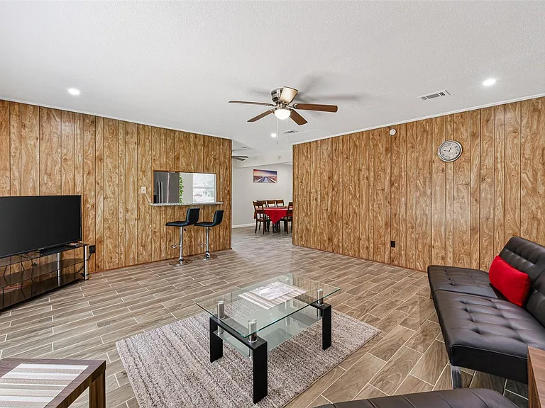 13615 Lynnwood Ln — Photo 14