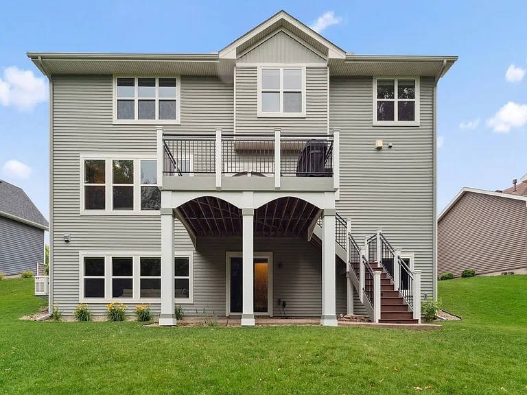 7473 Zanzibar Ln N — Photo 38