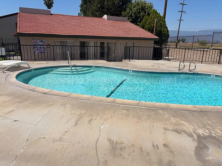 2255 Cahuilla St #105 — Photo 24