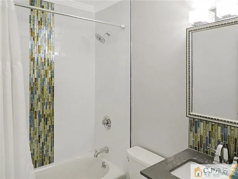 13 Lake Ave #5A — Photo 17