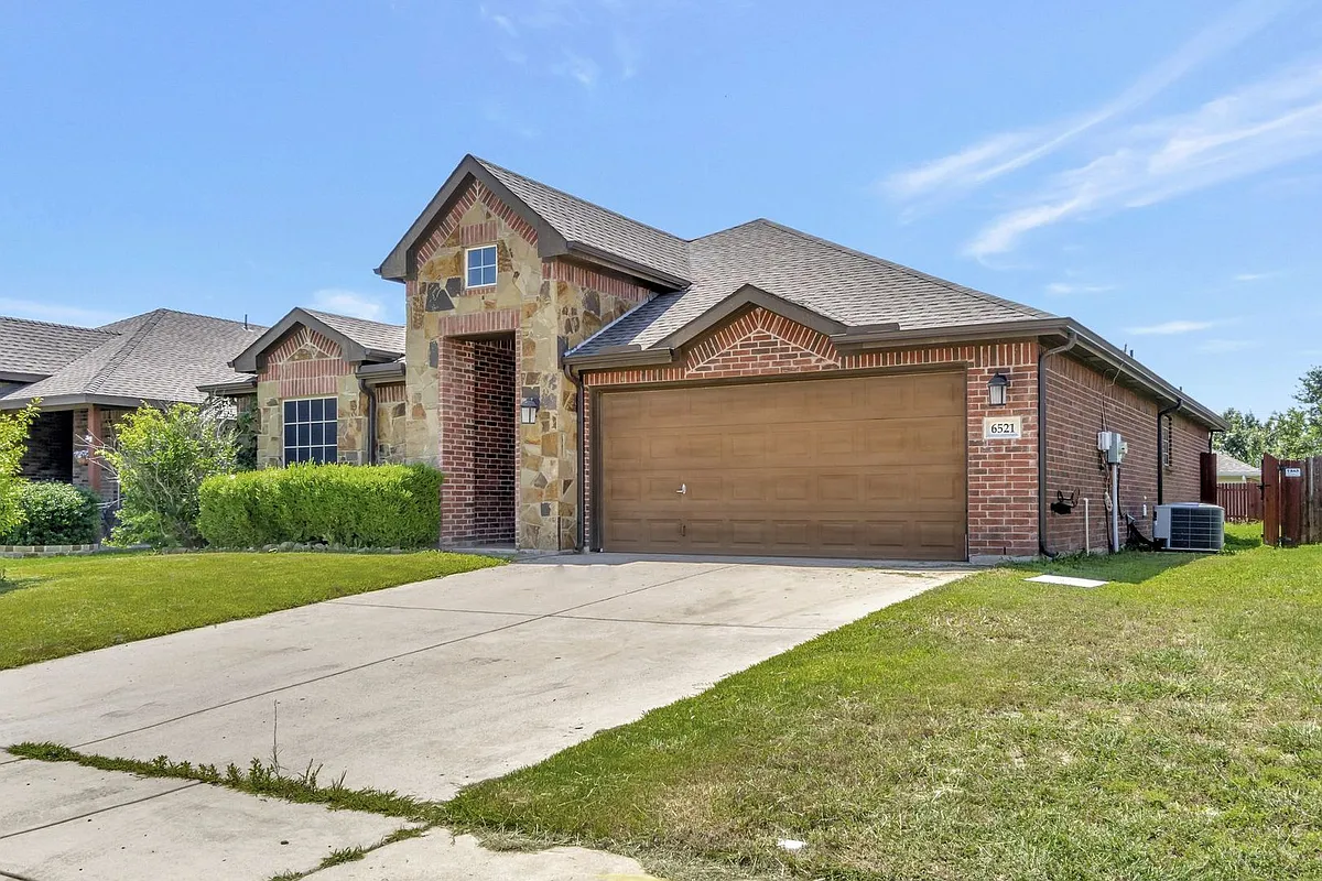 Building Photo - 6521 Chalk River Dr