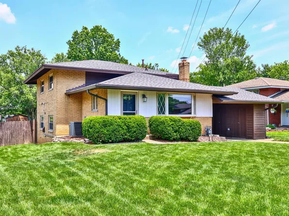 3748 Lyndon Center Ct, Cincinnati, OH 45236