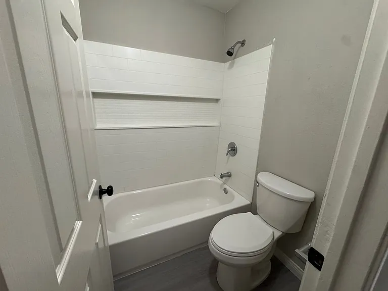 5237 Garden Ln — Photo 9