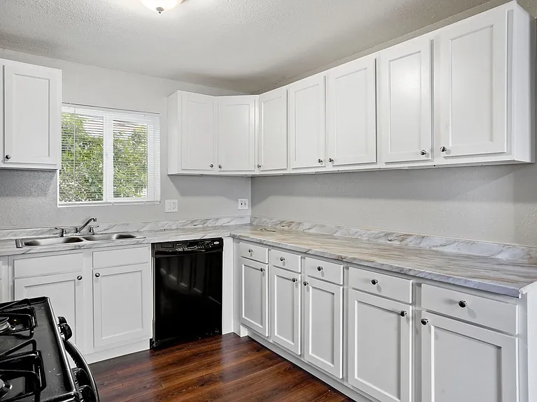 982 S Sheridan Blvd — Photo 12
