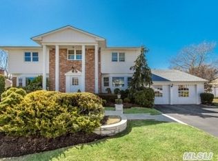 14 Andrews Dr, Massapequa Park, NY 11762