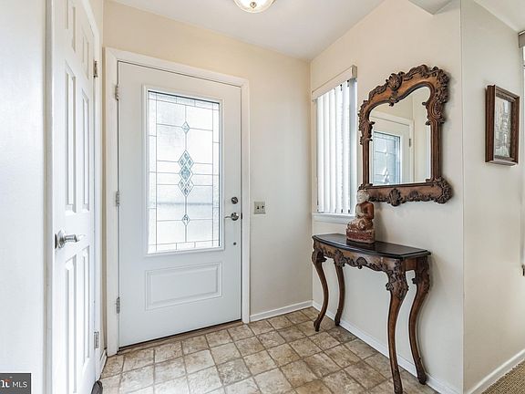 4th image of 506 Marple Woods Dr #C