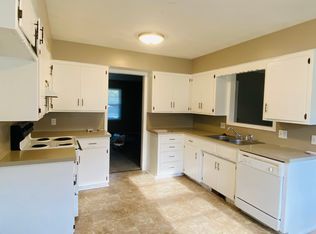 4447 S Glenn Ave, Springfield, MO 65810