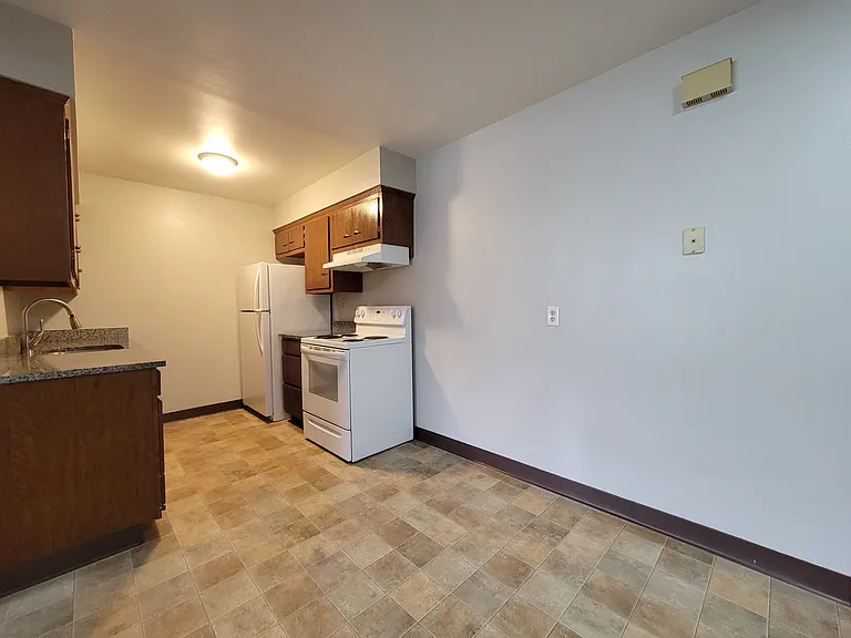 5510 58th Ave #6 — Photo 6