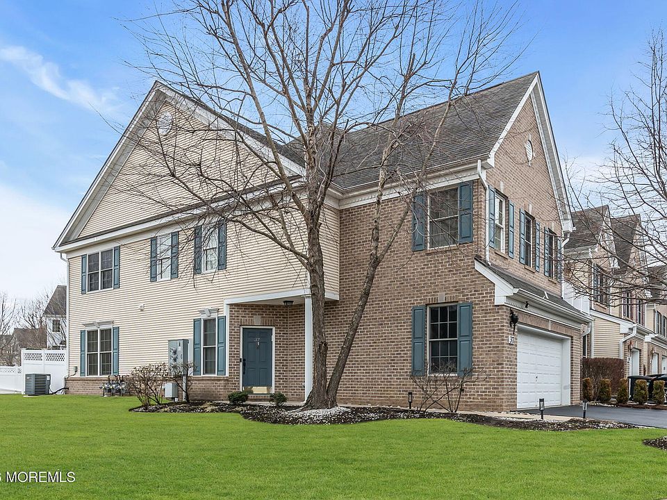 1st image of 37 Fells Dr