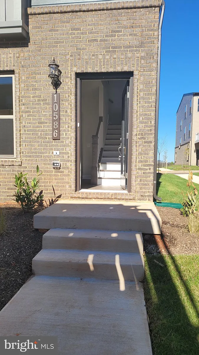 Building Photo - 10586 Ratcliffe Trl