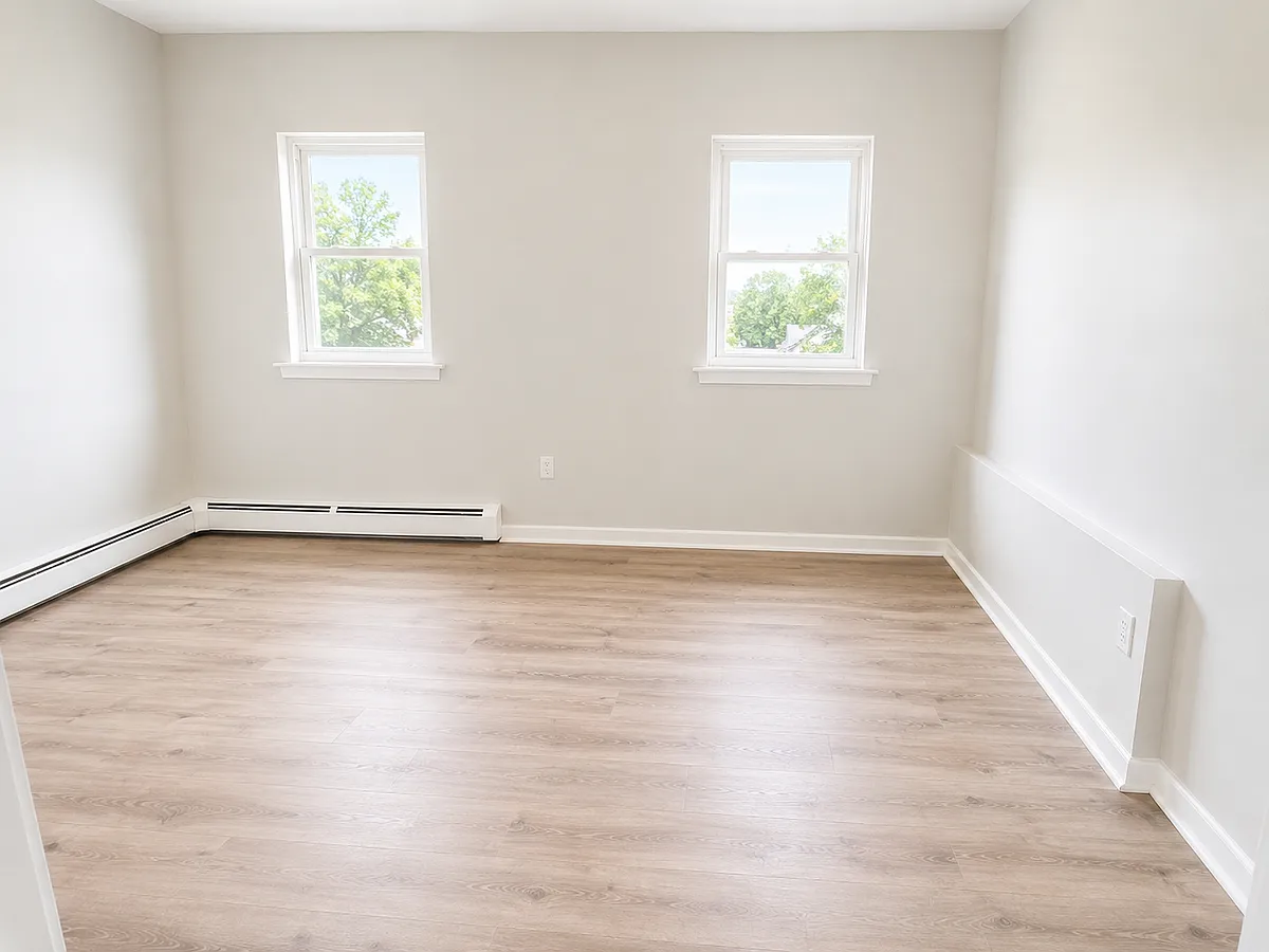 Building Photo - 324 W Runyon St #3L