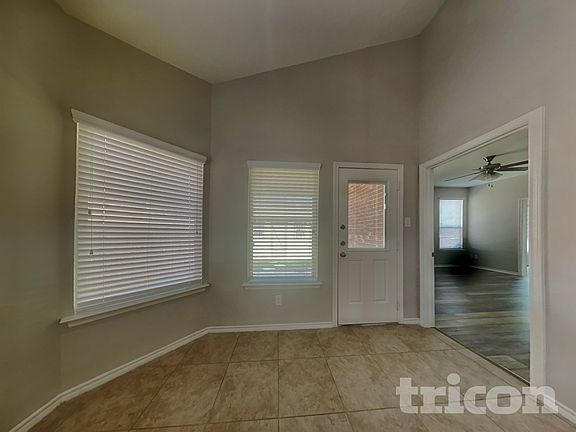3rd image of 1304 Glen Ct