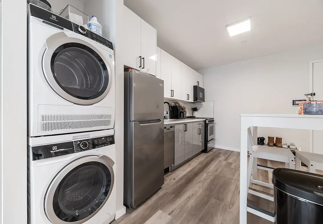 1120 Saint John's Place — Photo 3