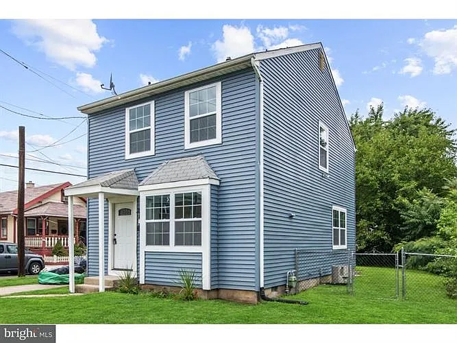 501 Morris St photo 1