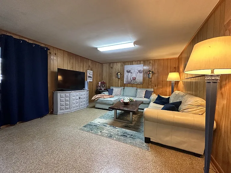 3910 Forest Grove Dr — Photo 18