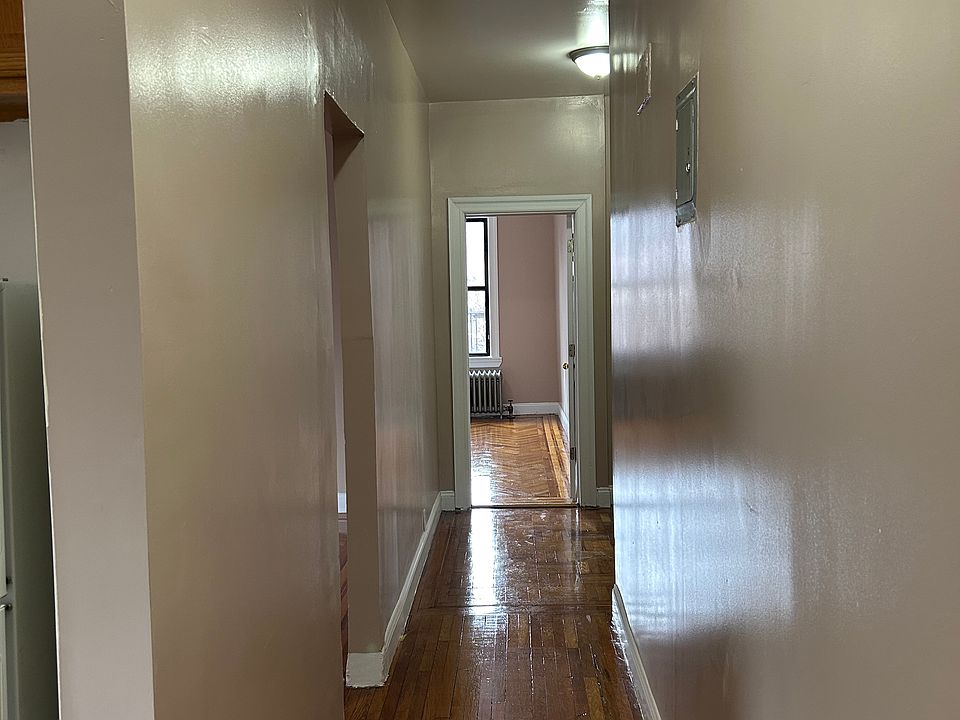 1st image of 62 W 192nd St #4